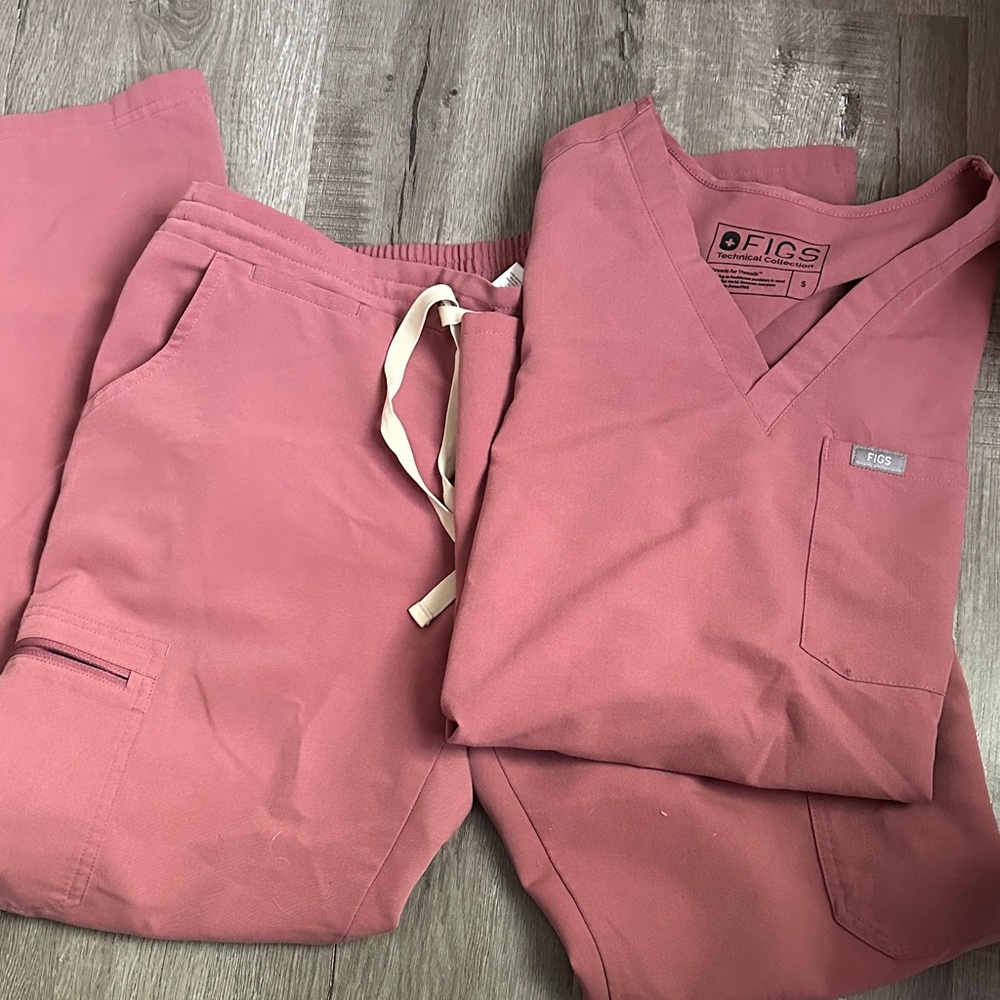 Figs Scrub Set